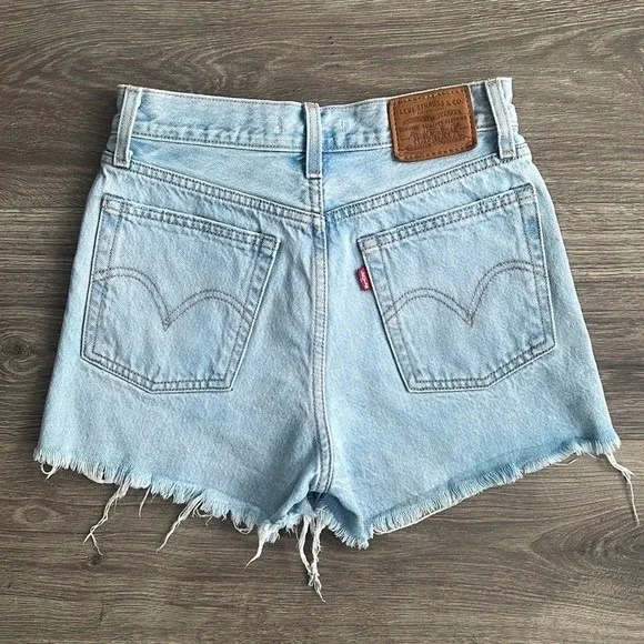 LEVI'S Wedgie Short Light Blue Wash Awesome Street High Rise Raw Hem US 25 - Picture 7 of 12